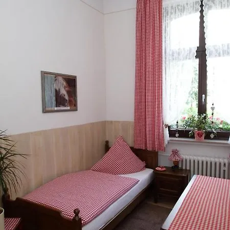 Hotel St. Wendel 招待所 3*
