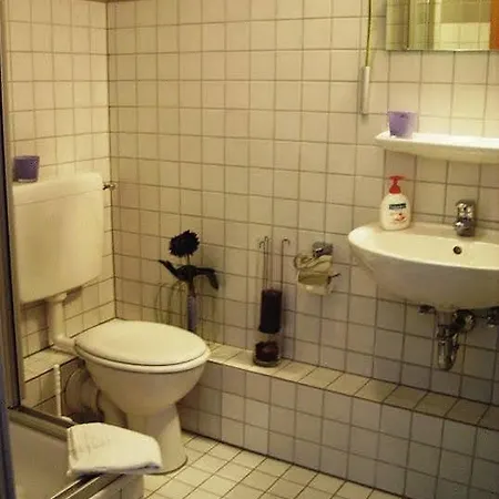 Hotel St. Wendel 招待所 3*